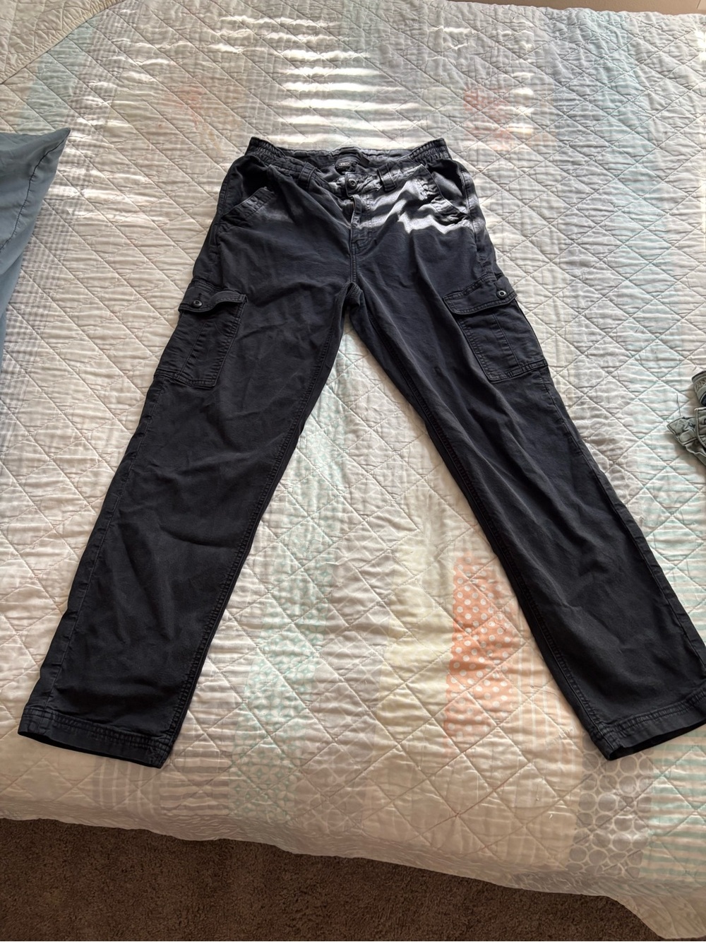 American Eagle Outfitters Black Women's Cargo Joggers - Picture 2 of 4